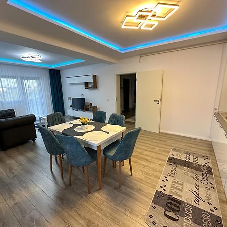 Zim Family Airport Apartamento Otopeni Exterior foto