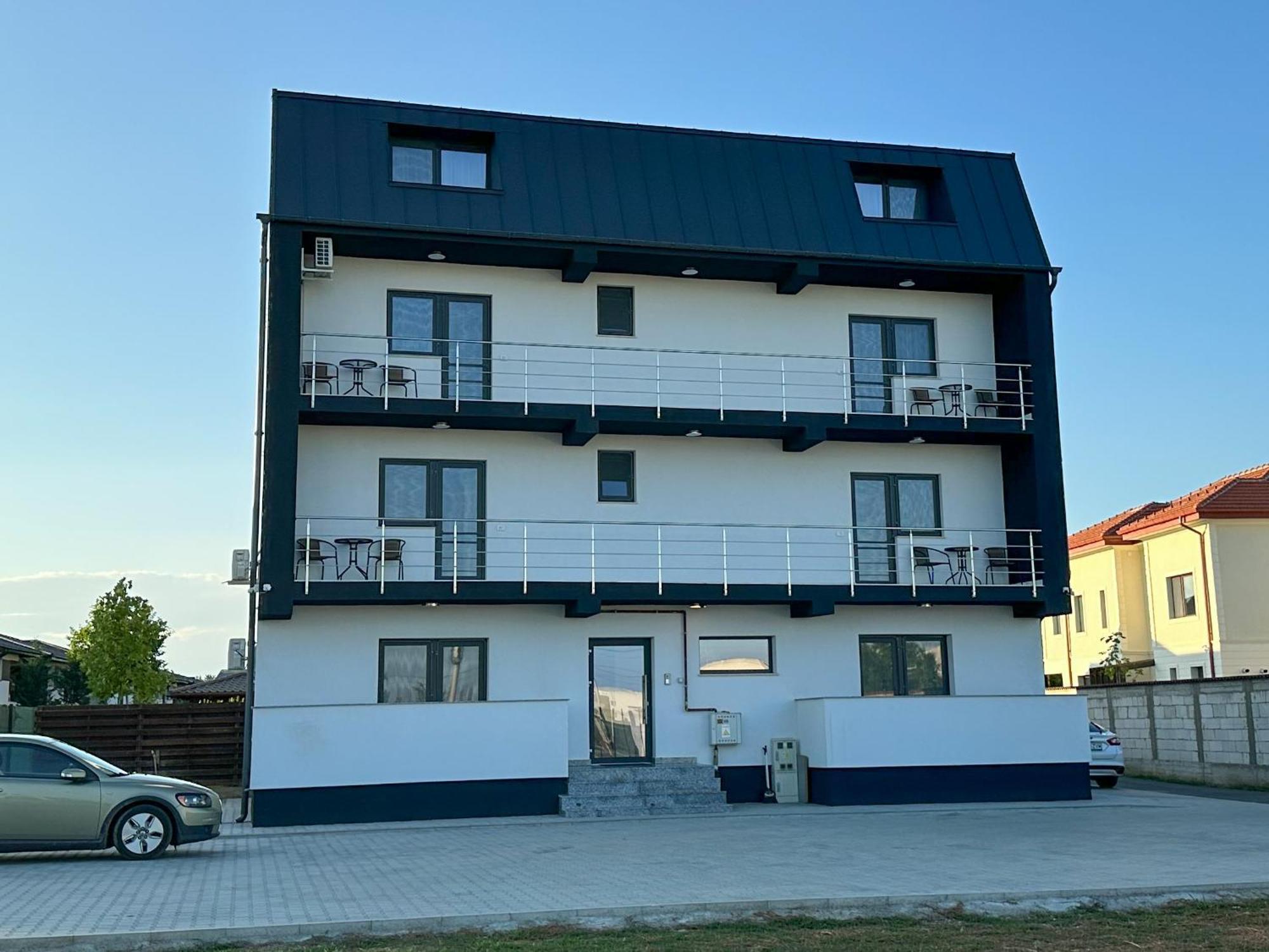 Zim Family Airport Apartamento Otopeni Exterior foto